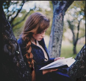 books-girl-nature-photography-read-Favim.com-140687